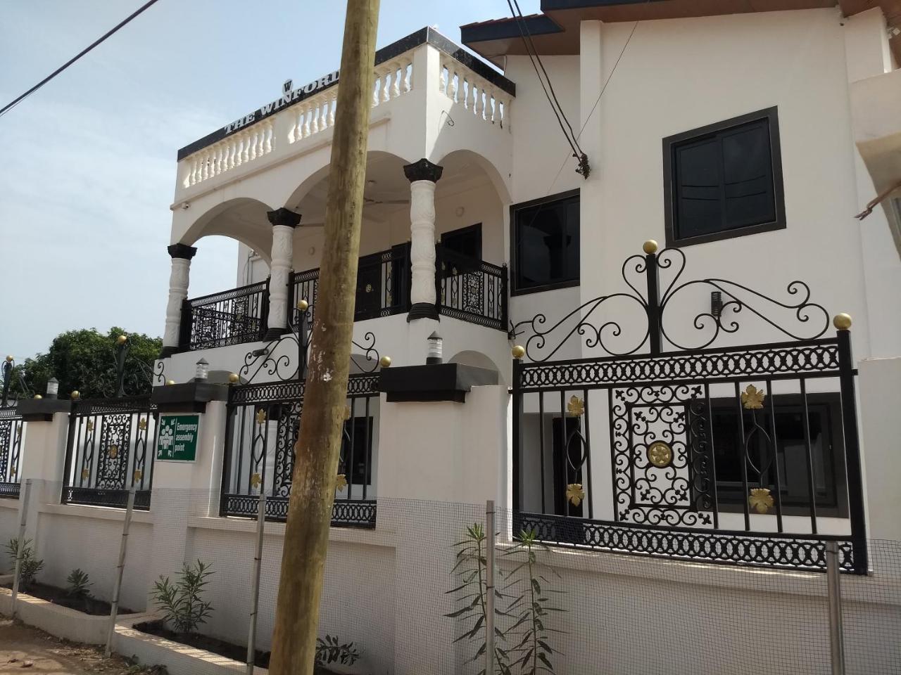 The Winford Boutique Hotel Achimota Taifa Esterno foto
