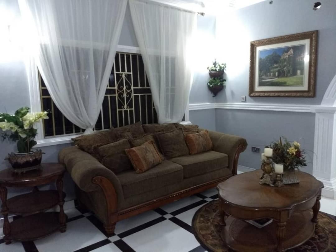 The Winford Boutique Hotel Achimota Taifa Esterno foto