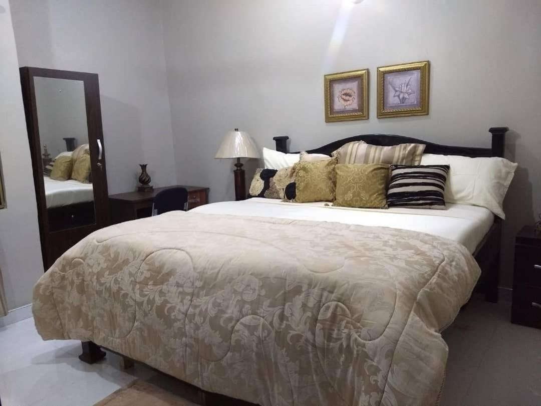 The Winford Boutique Hotel Achimota Taifa Esterno foto