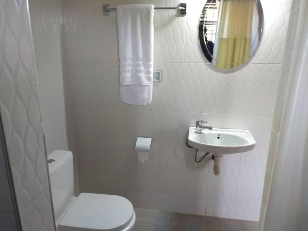 The Winford Boutique Hotel Achimota Taifa Esterno foto