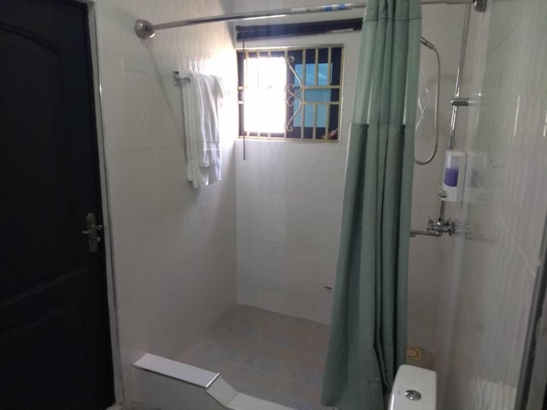The Winford Boutique Hotel Achimota Taifa Esterno foto