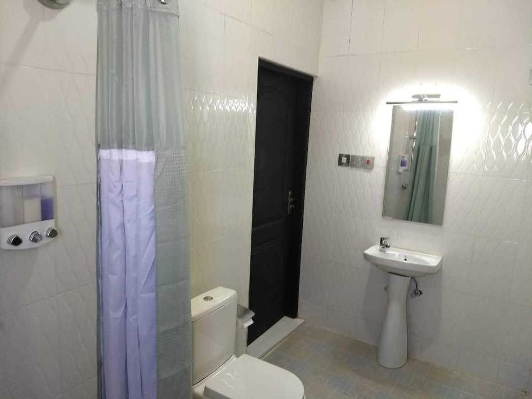 The Winford Boutique Hotel Achimota Taifa Esterno foto